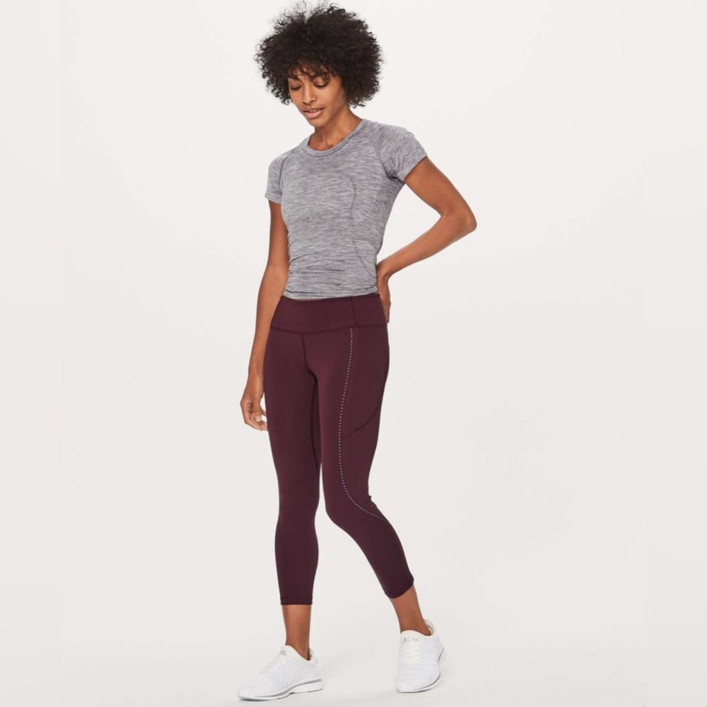 Lululemon Extra Mile Crop (Reflective 23")
Garnet
Size 4
66